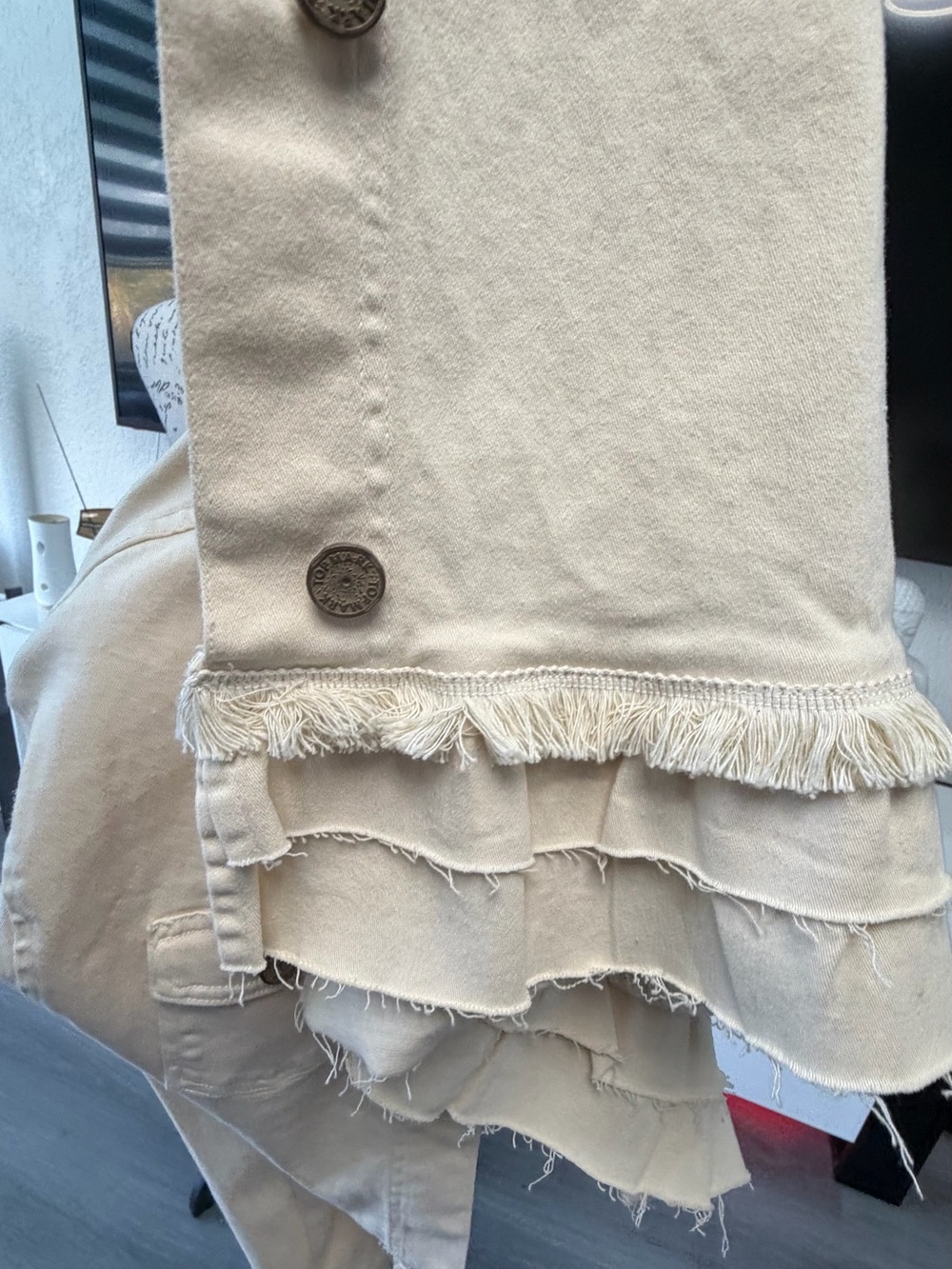 DENIM TopMark Cream Ruffle Hem Fringe Denim Jacket - Size L - Picture 8 of 15